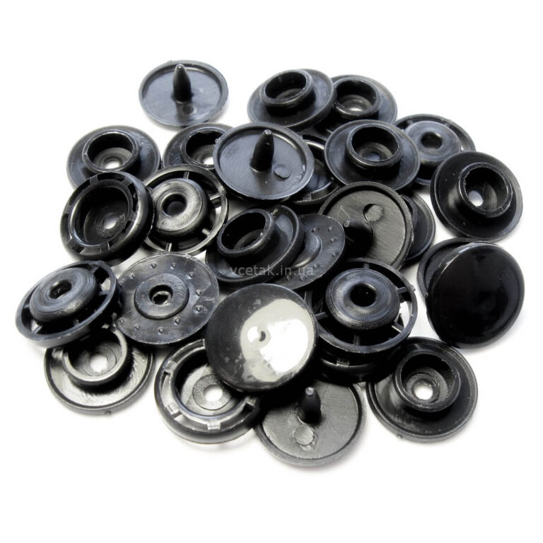 Кнопки пластик чорна 12 мм 1