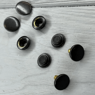 Нержавіючі кнопки Каппа чорні фото
