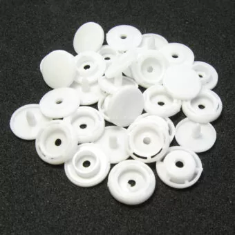 Кнопки пластик біла 12 мм